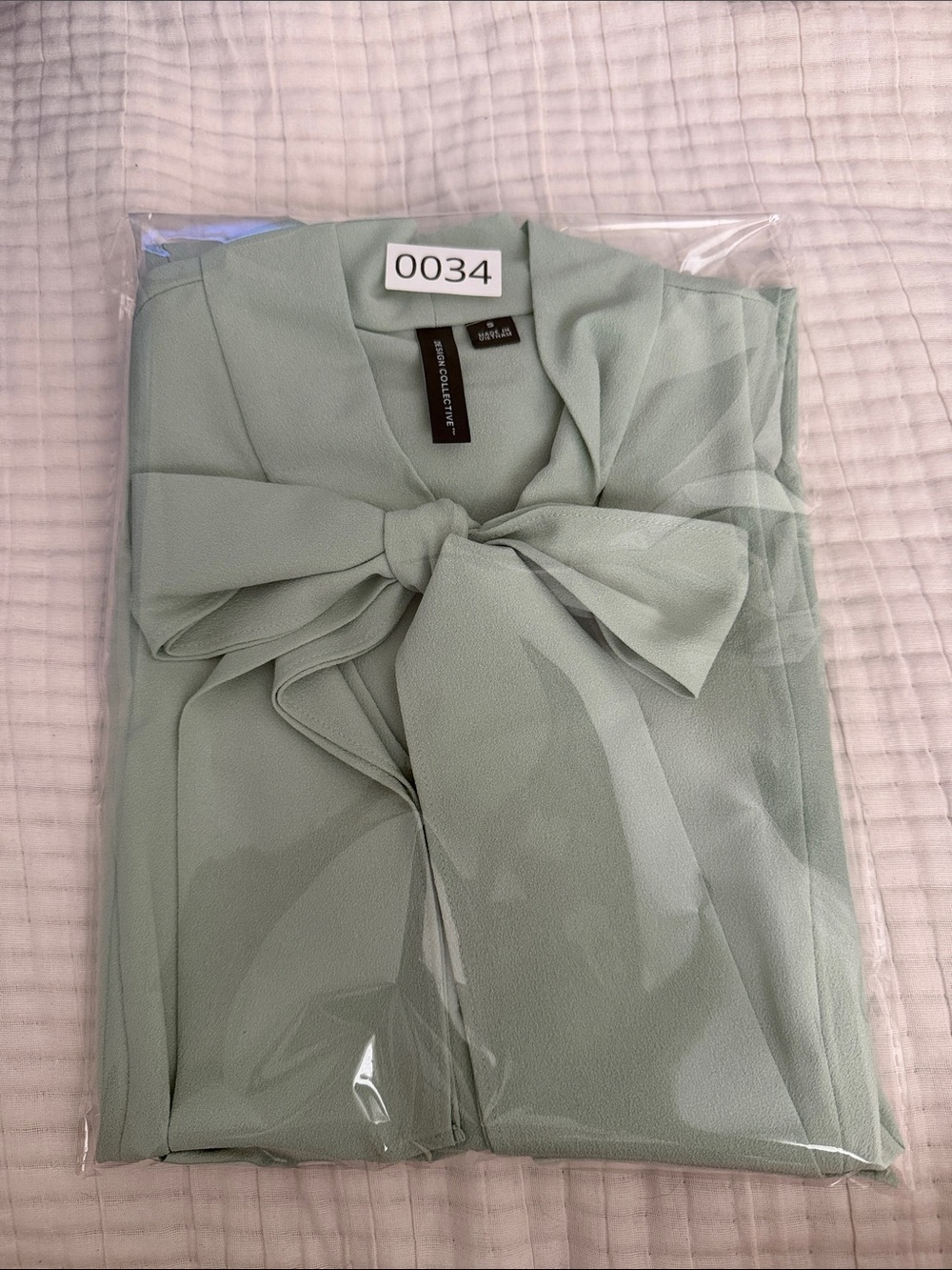Light Green Bow Tie Blouse - Picture 6 of 6